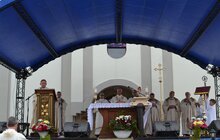 Фото 27: Сьогодні на парафії св. Папи Івана Павла ІІ освятили пам’ятник на його честь