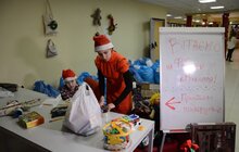Фото 9: Міський голова відвідав Фабрику Святого Миколая і залишив подарунки дітям