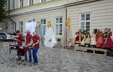 Фото 14: У Львові відбулося карнавальне відкриття театрального фестивалю «Золотий Лев на вулиці - 2020»