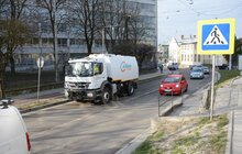 Фото 7: На вулицях Львова працюють порохотяги і поливально-мийні машини