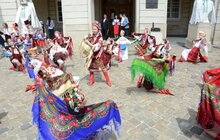 Фото 16: У Львові левів біля міської Ратуші вдягнули у вишиванки з нагоди Всесвітнього Дня Вишиванки