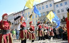 Фото 27: У центрі Львова урочисто заспівали Гімн України