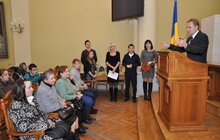 Фото 1: А. Садовий: «Сьогодні одну дитину виховати не просто, а виховати 5, 6, 7, 8, 10 дітей – це є подвиг»
