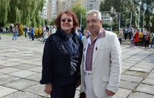 Фото 41: На площі перед ліцеєм ім. В. Симоненка сьогодні відбуваються святкові заходи