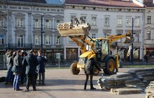 Фото 2: На площі перед Оперним театром облаштують сухий фонтан: розпочалися роботи з демонтажу існуючого
