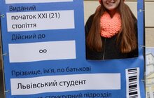 Фото 4: До Дня студента львівських левів одягли у мантії