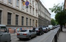 Фото 2: Порушення правил паркування стає причиною значних заторів на дорогах Львова