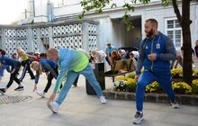 Фото 18: З нагоди Дня фізичної культури і спорту працівники мерії Львова провели спільну розминку