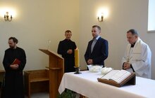 Фото 10: У «Домі милосердя» братів альбертинців організували різдвяну трапезу для бездомних