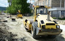 Фото 24: Ремонт вул. Б. Хмельницького: на ділянці від вул. Липинського до вул. Кукурудзяної вже нанесено два шари асфальту