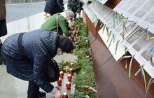 Фото 16: Родини Героїв Небесної Сотні прикрасили Меморіал пам’яті Героїв Небесної Сотні до новорічних та різдвяних свят