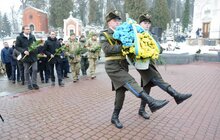 Фото 3: На Личаківському кладовищі вшанували пам’ять учасників бою під Крутами