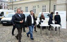 Фото 13: На площі Ринок відбулась презентація «Зміни в Укрпошті»: 50 нових автомобілів обслуговуватимуть місто Львів та околиці