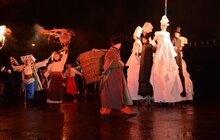 Фото 14: Відкриття Чемпіонату світу з шахів серед жінок завершила вулична вистава від театру «Воскресіння»