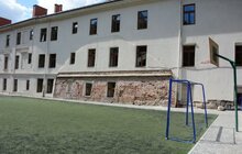 Фото 8: У школі №8 облаштували спортивний майданчик і замощують бруківкою подвір’я