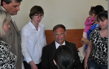 Фото 9: Німецький хірург Клаус Екснер вдруге цьогоріч проведе у Львові низку операцій для дітей та дорослих