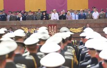 Фото 26: Вітаючи випускників Академії сухопутних військ, Андрій Садовий запропонував вже впровадити стандарти НАТО в Україні