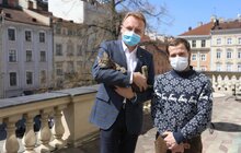 Фото 1: Місто спільно з опікунами придбало 3 квартири дітям, позбавленим батьківського піклування, та 1 квартиру багатодітній сім’ї