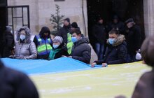 Фото 5: У центрі Львова урочисто заспівали Державний Гімн України та розгорнули синьо-жовтий стяг