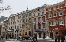 Фото 6: Мерія закликає мешканців бути особливо обережними через нависання буруль та снігу