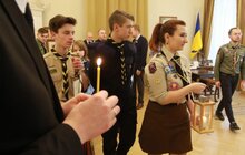 Фото 10: Пластуни та скаути передали мерії Вифлеємський вогонь миру