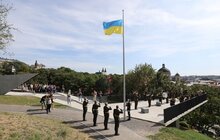 Фото 8: У День вшанування пам’яті захисників України у Львові урочисто підняли Державний Прапор на Меморіалі пам`яті Героїв Небесної Сотні