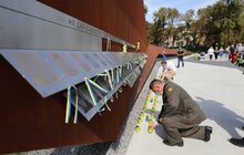 Фото 18: У День вшанування пам’яті захисників України у Львові урочисто підняли Державний Прапор на Меморіалі пам`яті Героїв Небесної Сотні