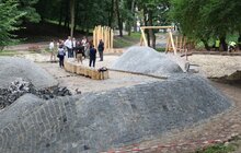 Фото 4: У Личаківському парку триває облаштування нового дитячого майданчика