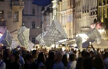 Фото 9: На площі Ринок показали вуличний містичний перформанс (відео)