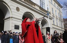 Фото 2: Сьогодні в центрі Львова урочисто заспівали Гімн України