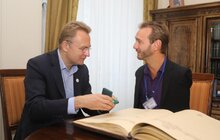 Фото 6: Мер Львова зустрівся з відомим мотиваційним спікером і тренером Ніком Вуйчичем