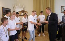 Фото 4: Мер Львова нагородив преміями юних чемпіонів світу з футбольного клубу «КОПА»