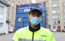 Фото 13: Благодійники передали 4 000 комплектів засобів захисту для медиків лікарні швидкої допомоги