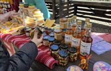 Фото 4: Крафтові сири, перепелині яйця, мікрозелень – на площі Ринок Львівський фермерський ярмарок розпочав шостий сезон (відео)