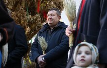 Фото 21: Напередодні Різдва у Львові встановили Різдвяного Дідуха