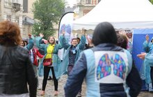 Фото 18: У Львові на площі Ринок організували акцію на підтримку людей, хворих на легеневу гіпертензію