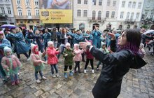 Фото 20: У Львові на площі Ринок організували акцію на підтримку людей, хворих на легеневу гіпертензію