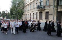 Фото 13: У Львові відбулася молитовна хода з перенесенням ікони «Милосердя двері»