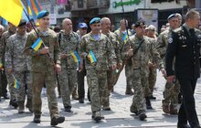 Фото 14: На пр. Свободи відбулося урочисте проходження з нагоди Дня Героїв
