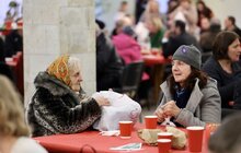 Фото 1: Різдво єднає: для 250 безпритульних та потребуючих людей у Львові організували святкові обіди