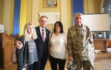 Фото 18: Мер Львова вручив ордери на квартири 45 сім’ям