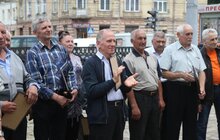 Фото 12: 38 працівників ЛКП «Львівелектротранс», які працюють більше 45 років, з нагоди 123-річчя запуску львівського трамвая, отримали подяки та премії