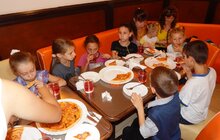 Фото 6: З нагоди Дня Батька, діти з потребуючих і сімей учасників АТО вчились мистецтву кулінарії