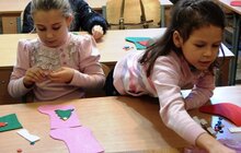 Фото 1: Діти вчились виготовляти «Новорічний черевичок»