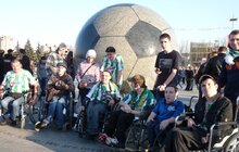 Фото 3: Молоді львів’яни з особливими потребами побували на матчі чвертьфіналу Кубка України з футболу в Донецьку