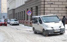 Фото 14: Водії приватних автомобілів продовжують паркуватись у недозволених місцях