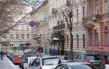 Фото 24: У Львові закликають водіїв не паркувати автомобілі у не відведених для цього місцях