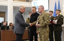 Фото 7: У мерії Львова 25 львів’ян посмертно нагородили «Почесним знаком Святого Юрія» за оборону Незалежності України (фото)