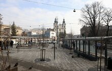 Фото 20: На перетині вулиць Бандери - Чупринки облаштували комфортну зону очікування громадського транспорту (фото/відео)