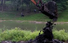 Фото 4: З Піскових озер вивозять намул (відео)